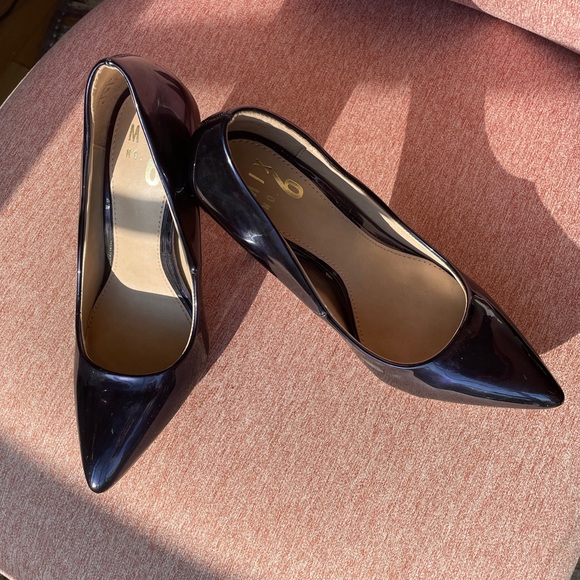 Mix No. 6 “dignity” heels in navy - Picture 2 of 5